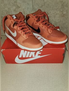 NIKE DUNK HI RETRO PRM EMB